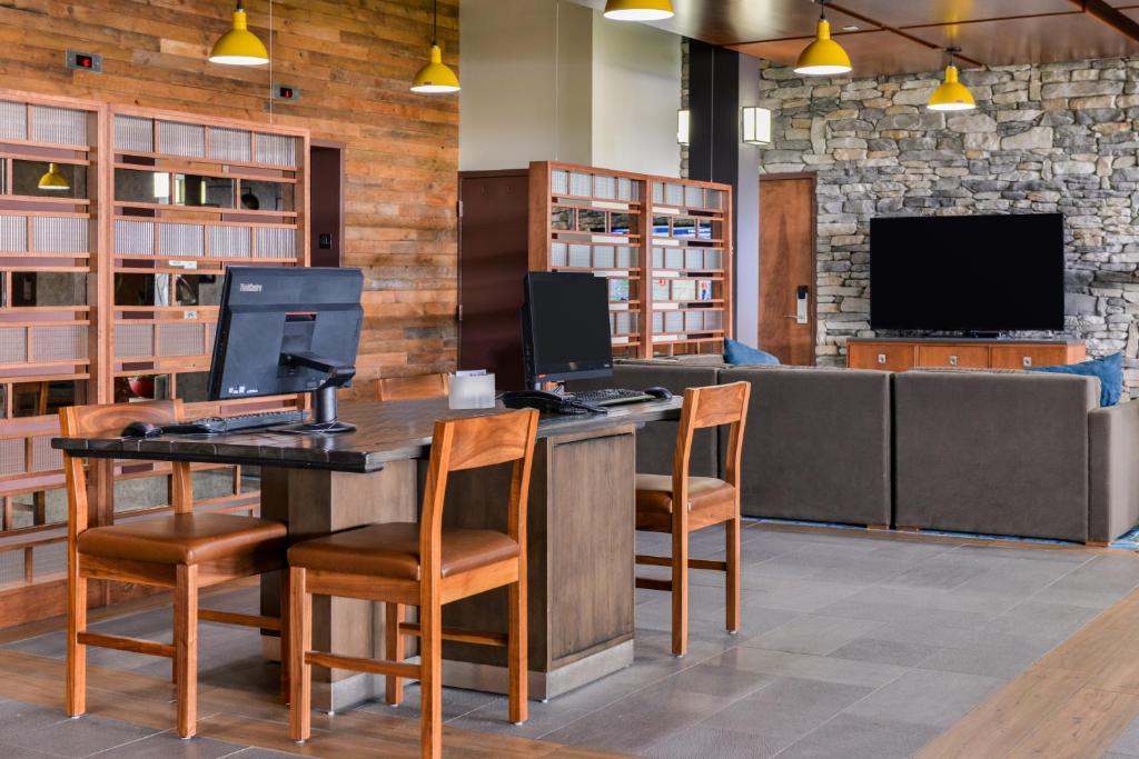 Four Points by Sheraton Virginia Beach Oceanfront image 8